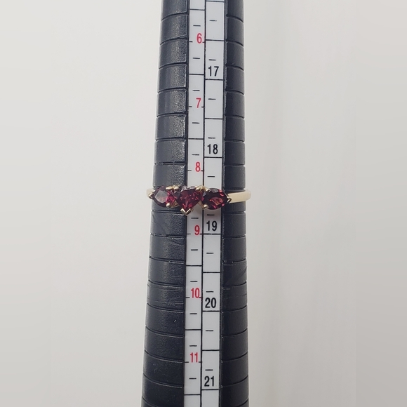 10k Solid Yellow Gold Heart & Pear Garnet Ring - Picture 5 of 9